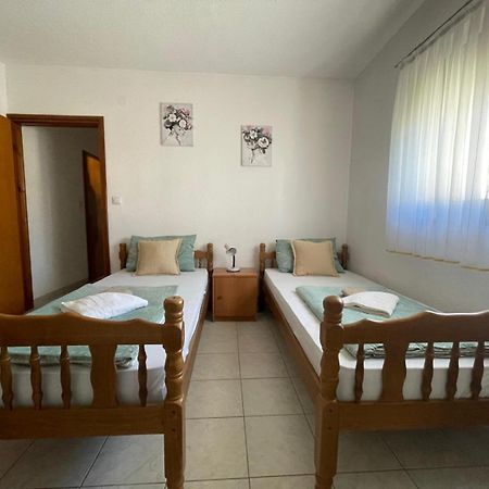 Apartments Mira Неум Экстерьер фото