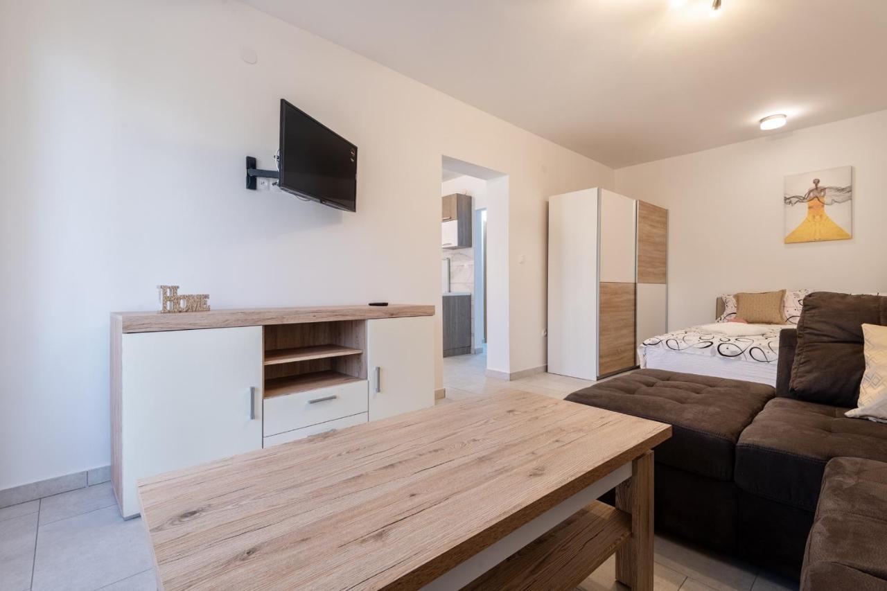 Apartments Mira Неум Экстерьер фото