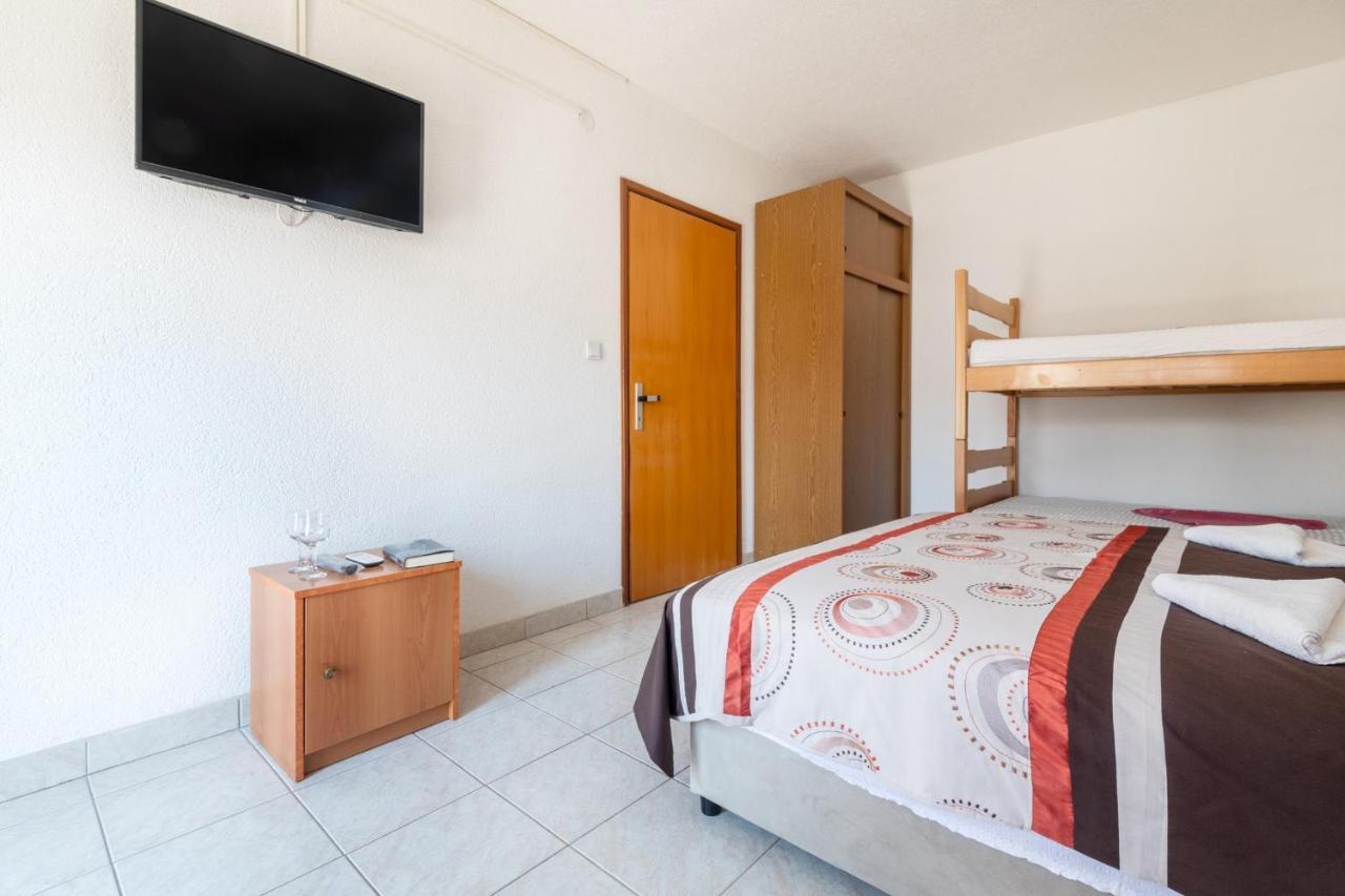 Apartments Mira Неум Экстерьер фото