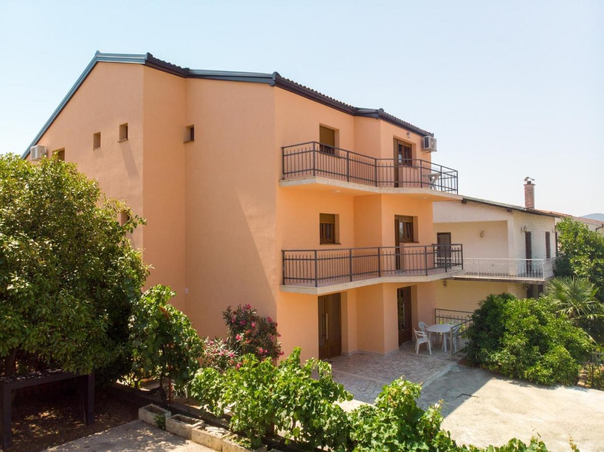 Apartments Mira Неум Экстерьер фото