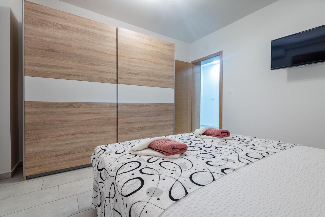 Apartments Mira Неум Экстерьер фото