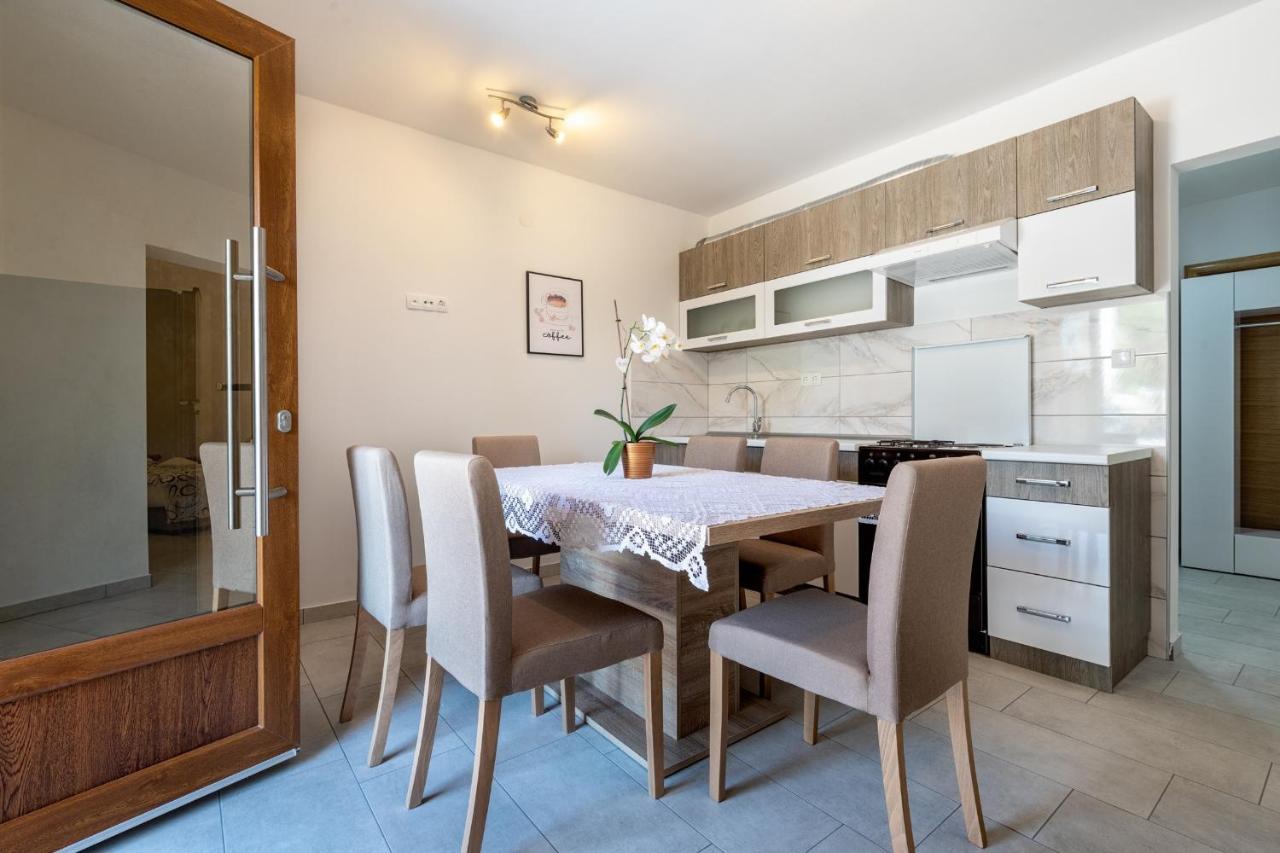 Apartments Mira Неум Экстерьер фото