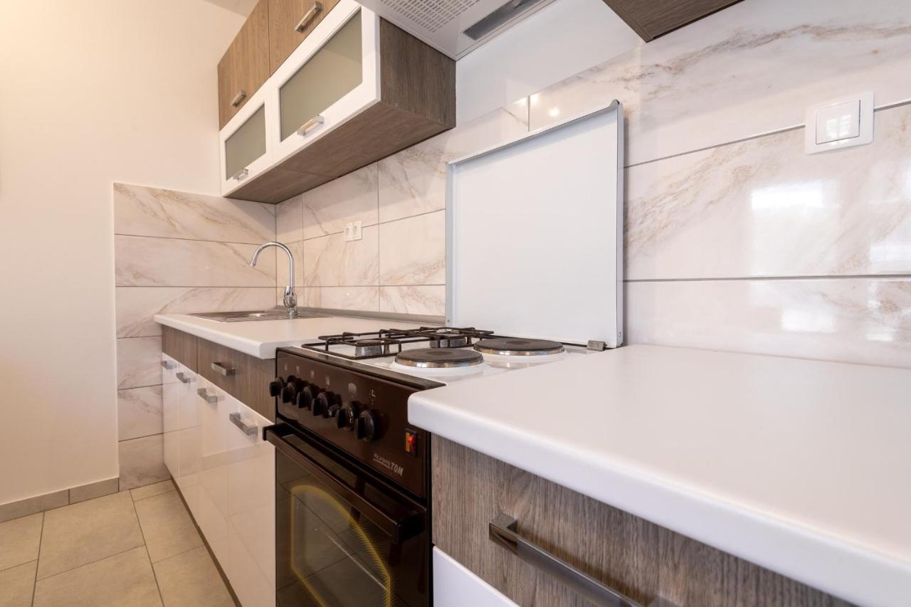 Apartments Mira Неум Экстерьер фото