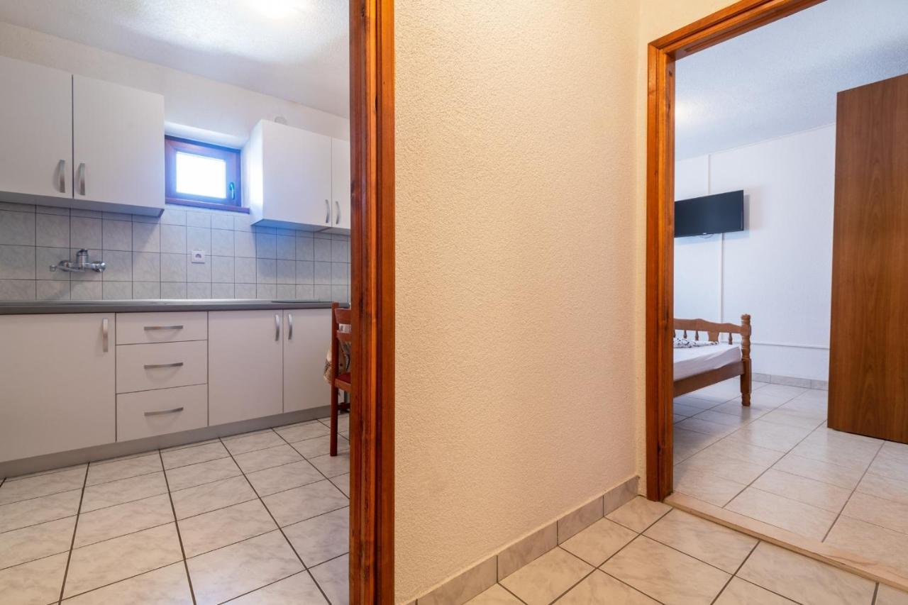 Apartments Mira Неум Экстерьер фото