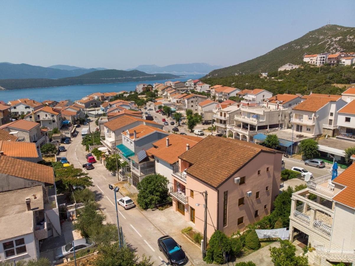 Apartments Mira Неум Экстерьер фото