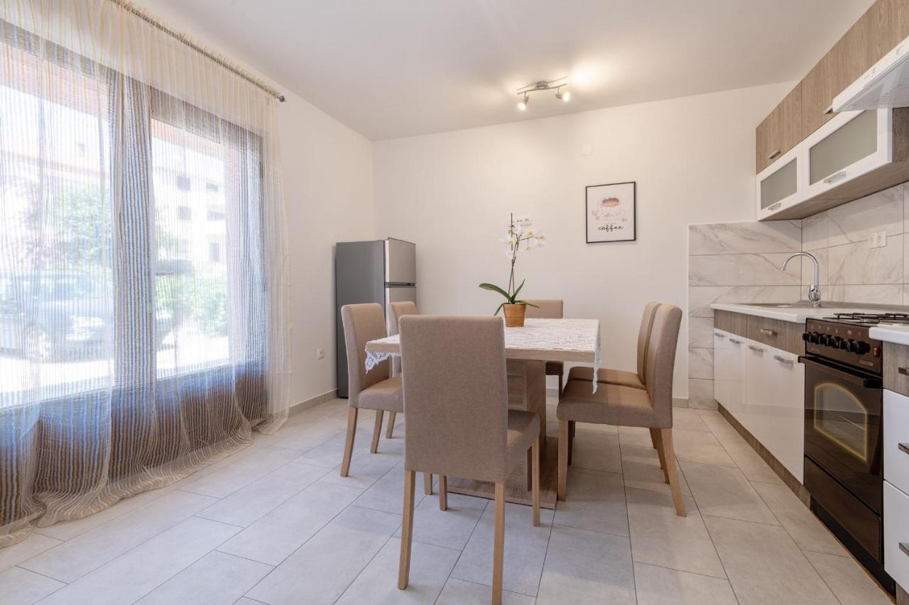 Apartments Mira Неум Экстерьер фото