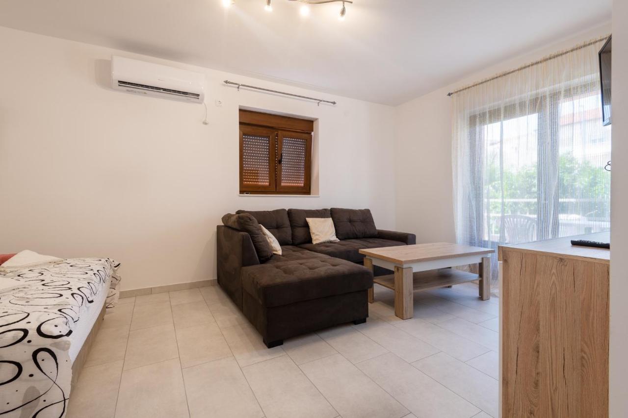 Apartments Mira Неум Экстерьер фото