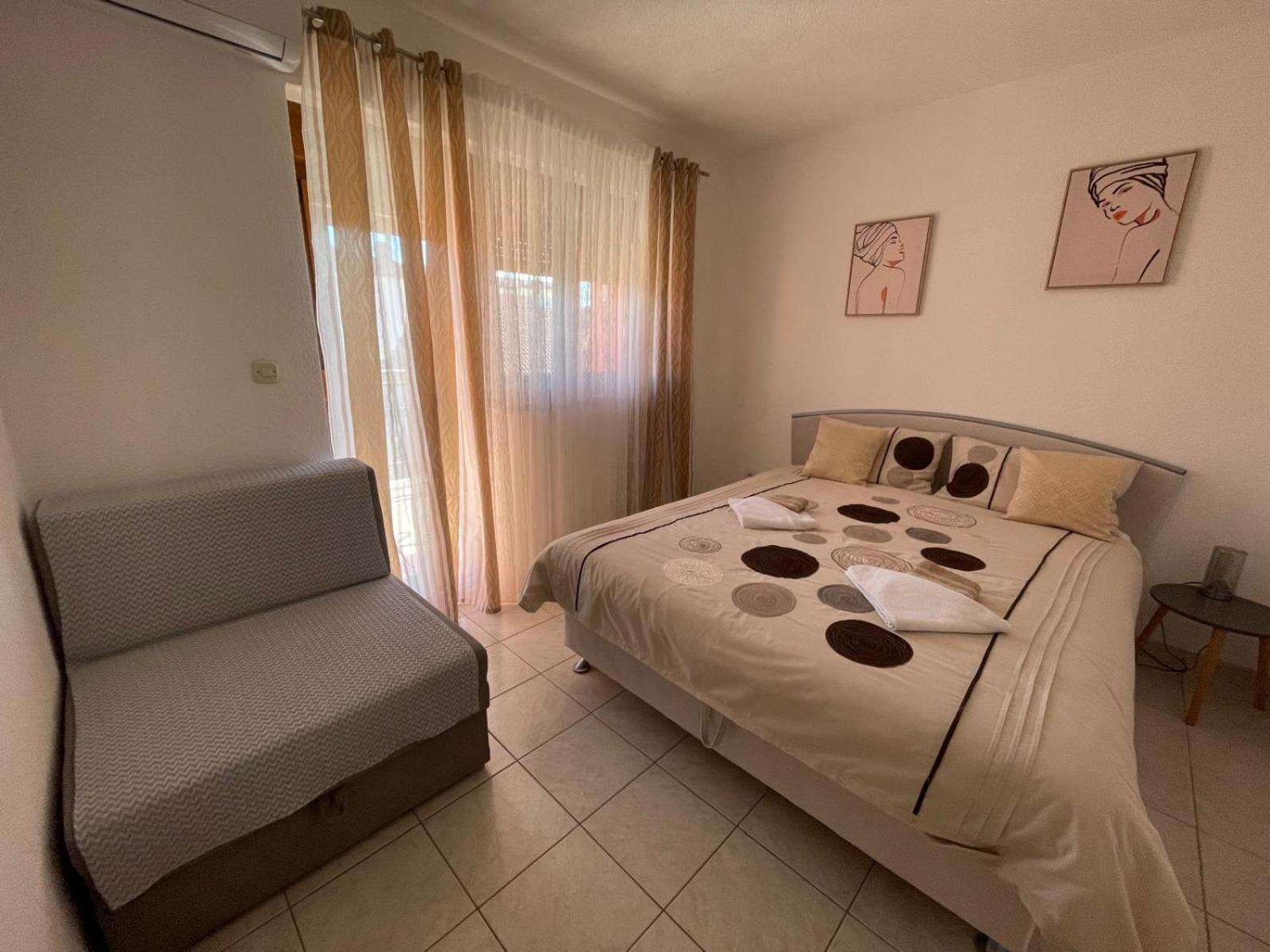 Apartments Mira Неум Экстерьер фото