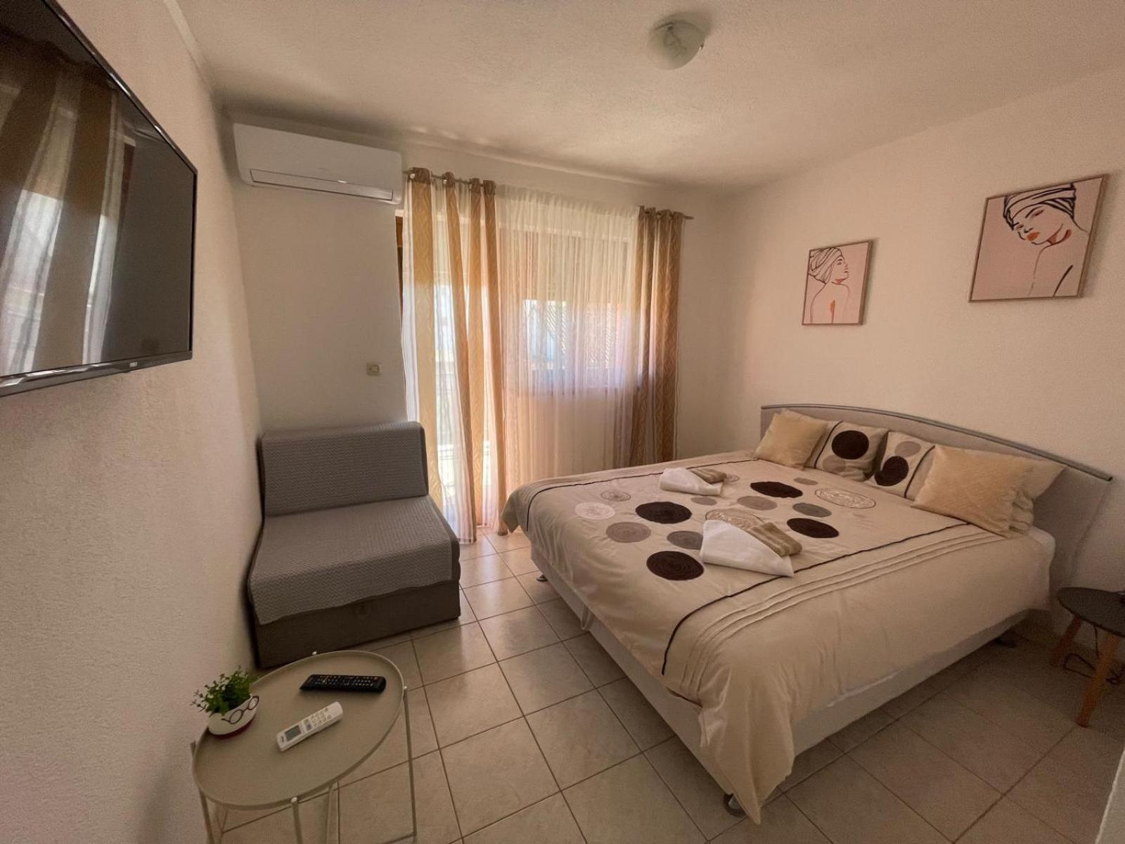 Apartments Mira Неум Экстерьер фото